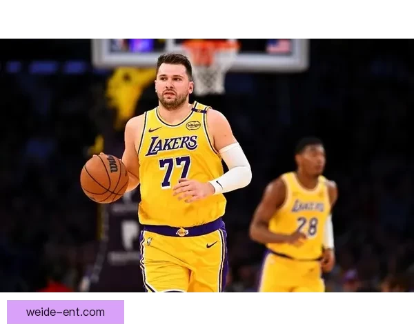 湖人再遭重创里夫斯伤情未明东契奇缺阵前景愈发艰难 湖人再遭重创里夫斯伤情未明东契奇缺阵前景愈发艰难